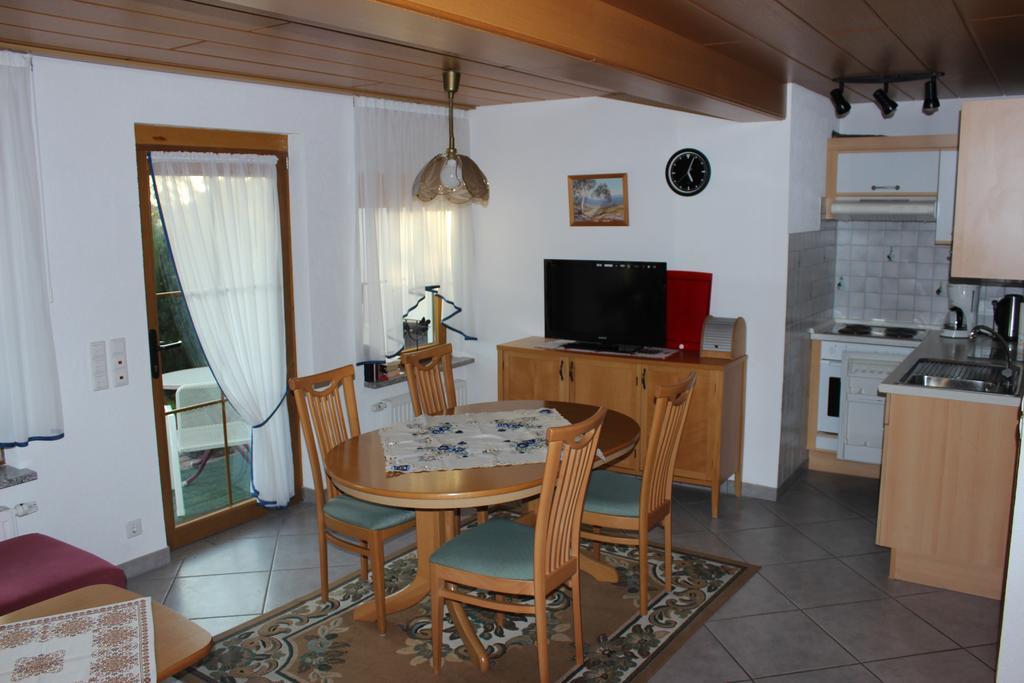 Bodenseegästehaus Uhldingen-Mühlhofen Zimmer foto